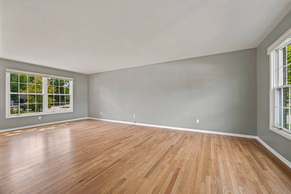 43 Dunham PL, St. Charles, IL 60174