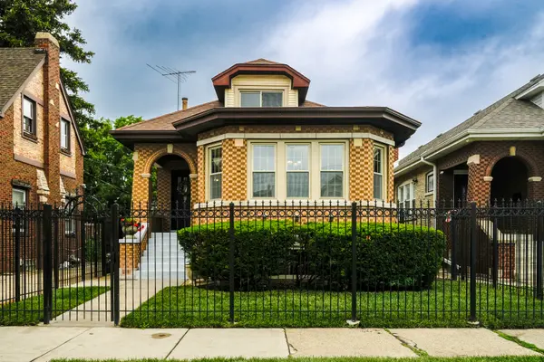 6136 W Fletcher ST, Chicago, IL 60634