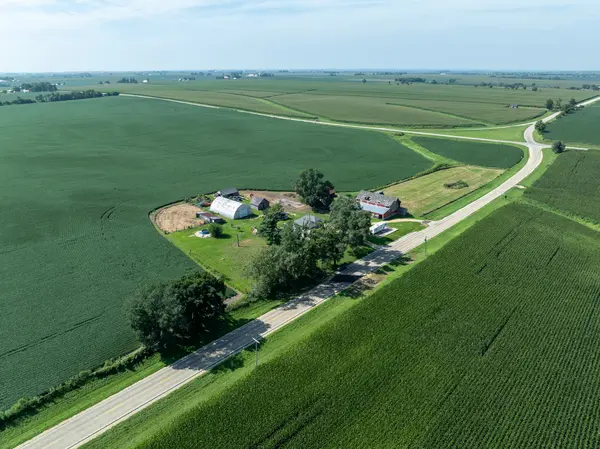 12714 N Pecatonica RD, Leaf River, IL 61047