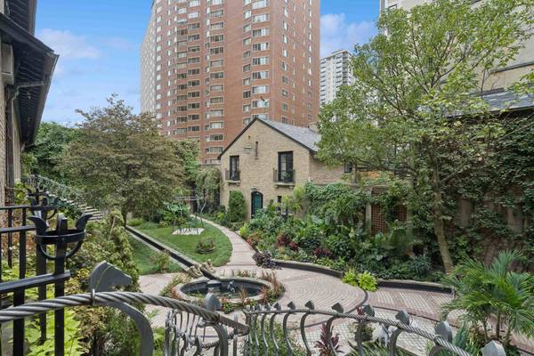 1355 N Astor ST #1, Chicago, IL 60610