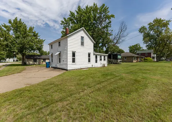 1216 4th ST, Camanche, IA 52730