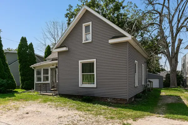 709 N High ST, Port Byron, IL 61275