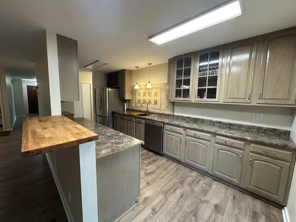 30W261 Leominster CT, Warrenville, IL 60555