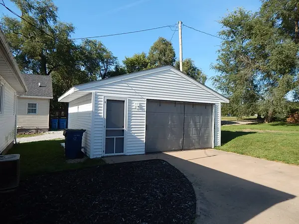 1109 Hacker ST, Buffalo, IA 52728