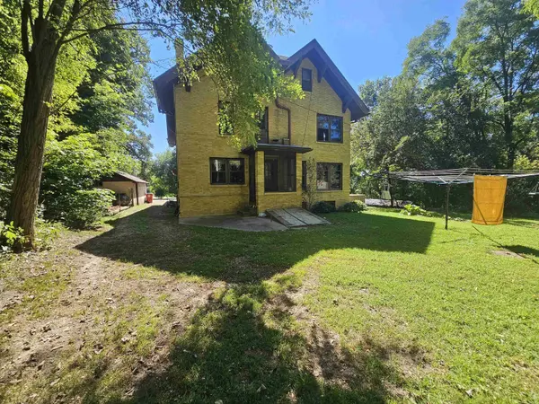1102 Mill ST, Clermont, IA 52135