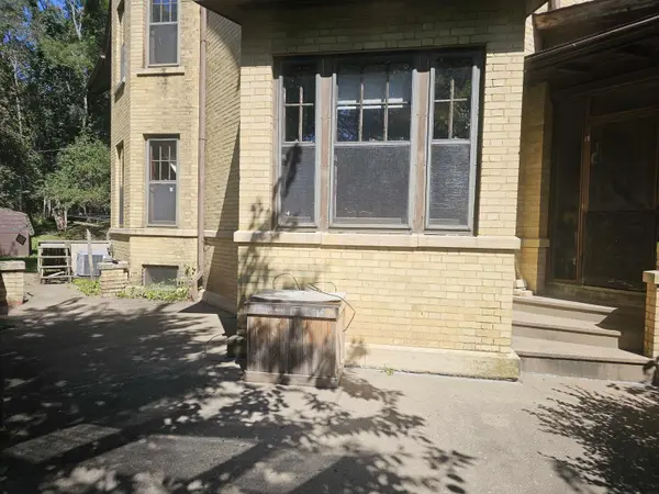 1102 Mill ST, Clermont, IA 52135