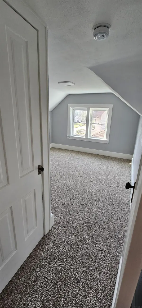 409m S Brewer ST, Manchester, IA 52057