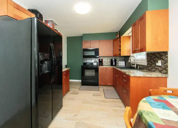 905 M AVE, Grundy Center, IA 50638