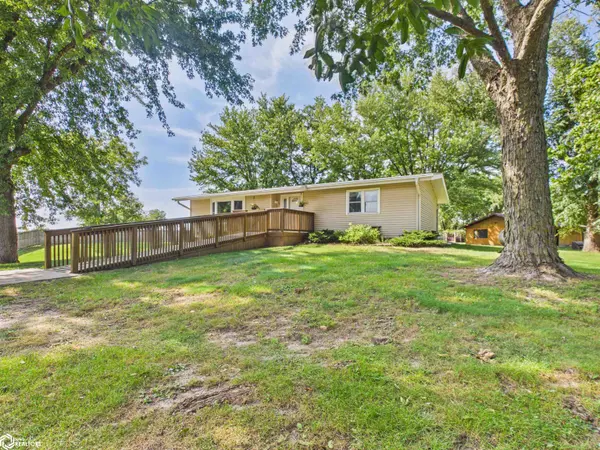 18635 Us Highway 63, Eddyville, IA 52553