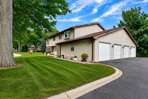 1845 Burgundy ST, Schererville, IN 46375