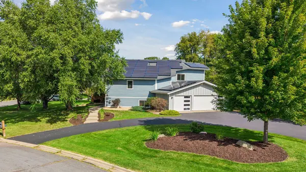 1728 Trail RD, Mendota Heights, MN 55118