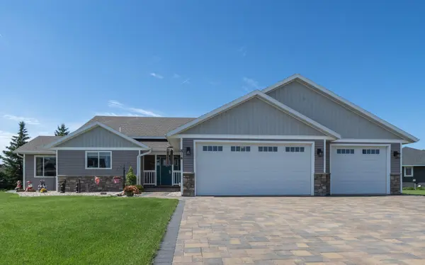 814 Curt Felt DR, Alexandria, MN 56308