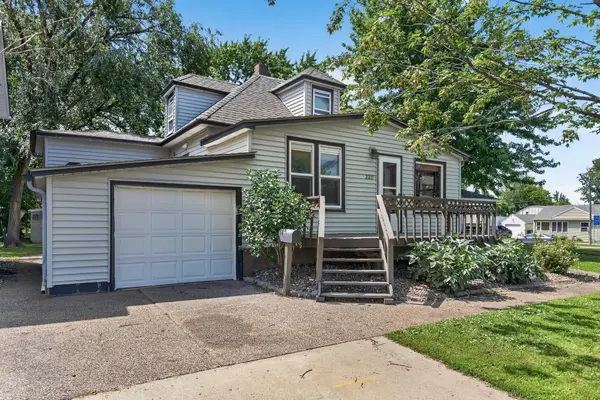 220 N Chestnut ST, Belle Plaine, MN 56011