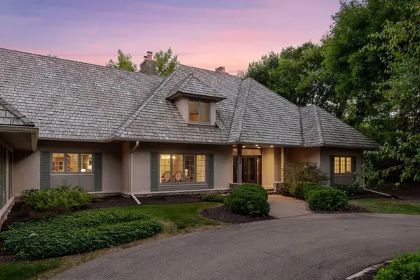 5950 Boulder Bridge LN, Excelsior, MN 55331
