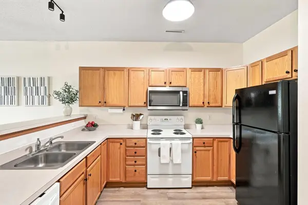 789 Providence DR, Shakopee, MN 55379