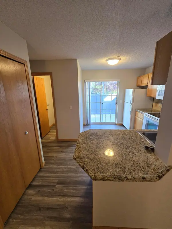 8433 Annapolis WAY, Eden Prairie, MN 55344