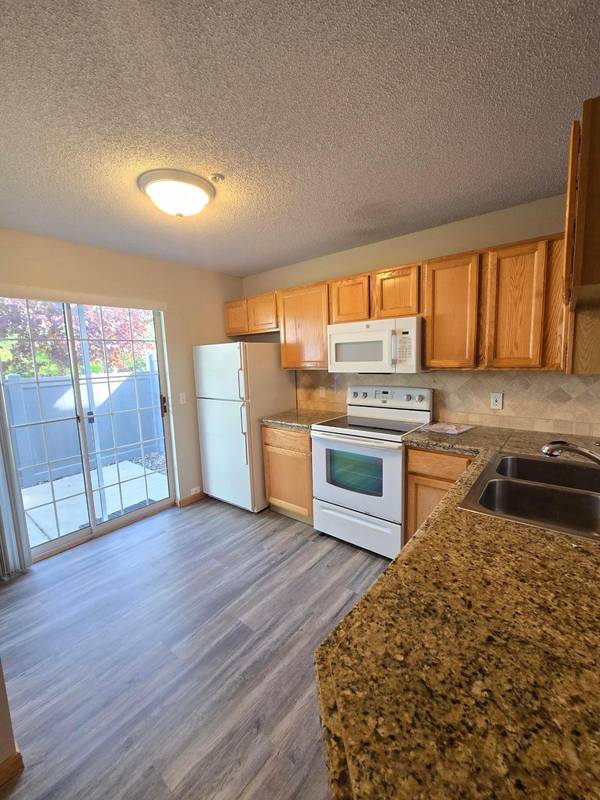 8433 Annapolis WAY, Eden Prairie, MN 55344