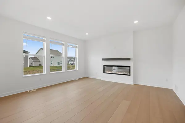 18318 Gladiator DR, Lakeville, MN 55044