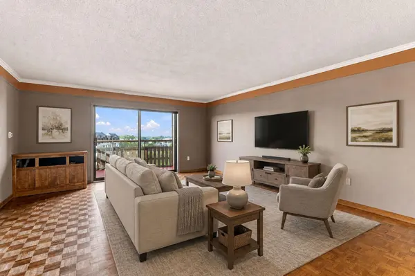 400 Groveland Ave #708, Minneapolis, MN 55403