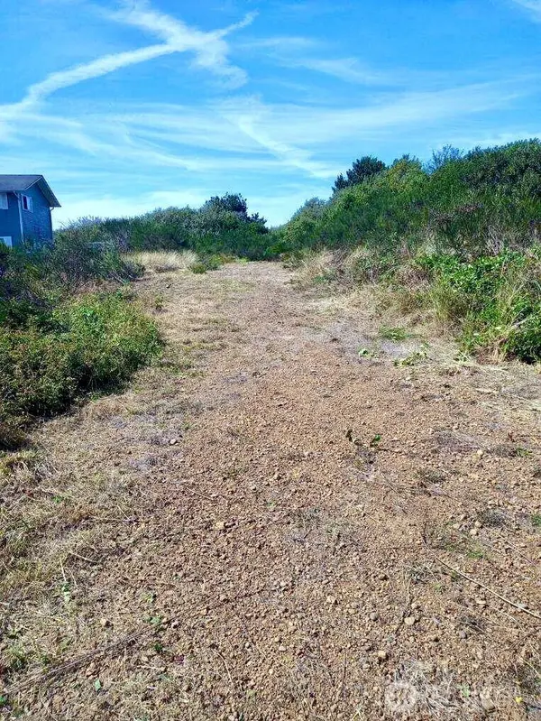 543 Sand Dune AVE SW, Ocean Shores, WA 98569