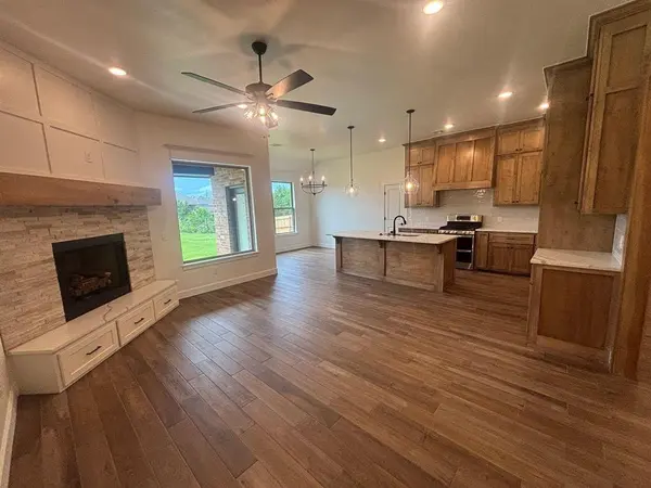 1900 Inglenook DR, Norman, OK 73071