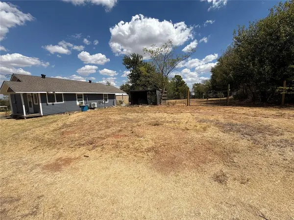 507 E 7th ST, Cement, OK 73017