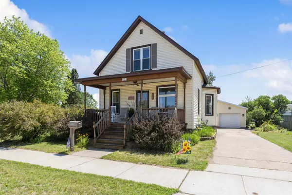 835 GLADSTONE ST, Marinette, WI 54143