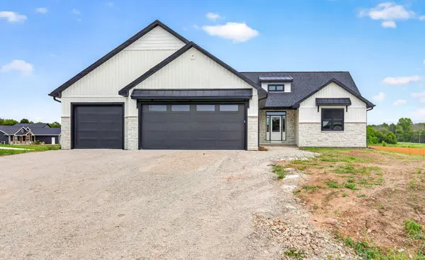N918 QUARRY RIM RD, Hortonville, WI 54944