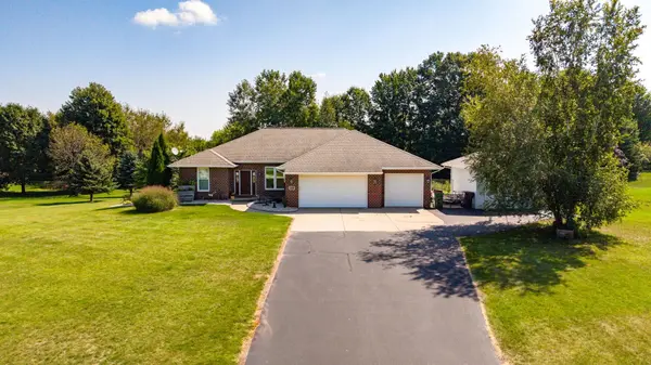 3206 RIVER FOREST HILLS DR, Pulaski, WI 54162