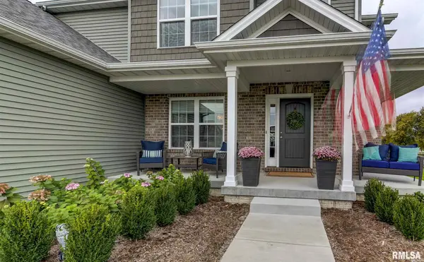 805 Elk Crest CT, Chatham, IL 62629