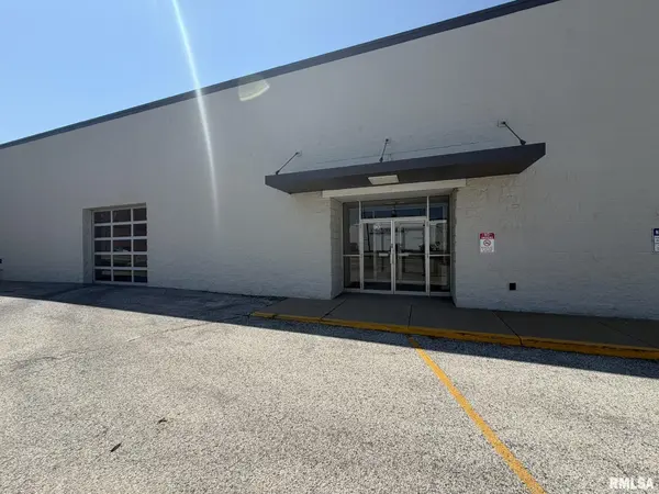 90 E LOCUST ST #Suite A, Canton, IL 61520