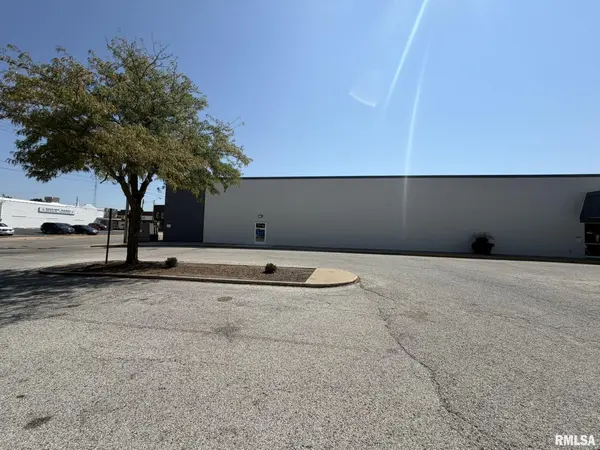 90 E LOCUST ST #Suite A, Canton, IL 61520