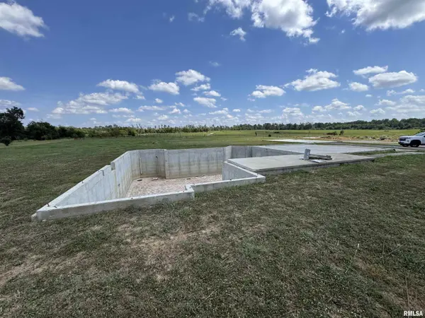 5962 Wards Mill RD, Marion, IL 62959