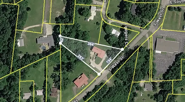 178 S West St, Decaturville, TN 38329