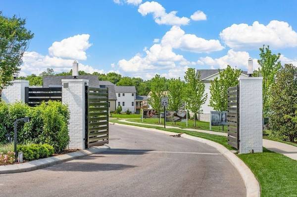 5008 Fairhaven Cir, Thompsons Station, TN 37179