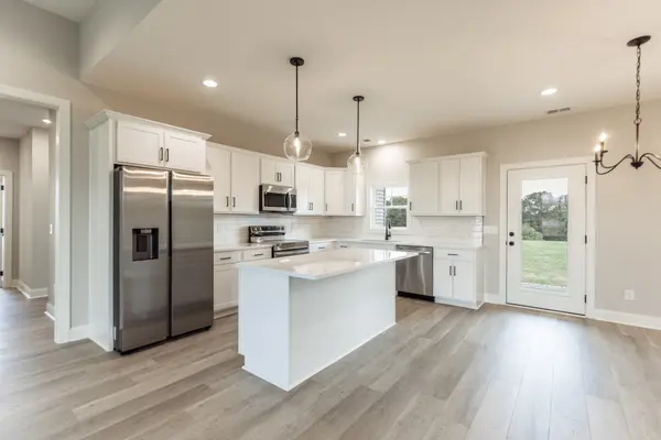 8637 Highway 52, Portland, TN 37148