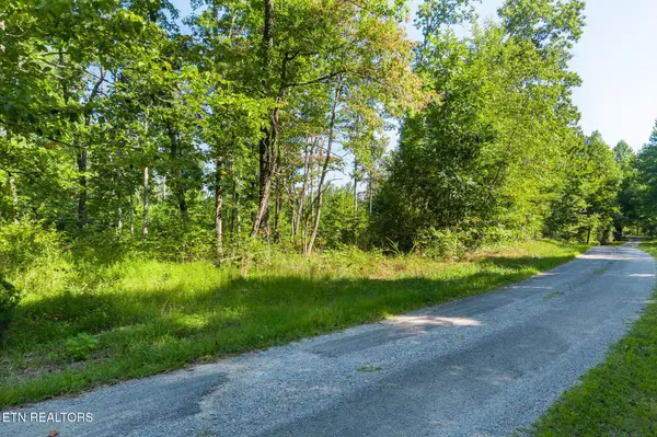 5 Robbins Drive, Crossville, TN 38572