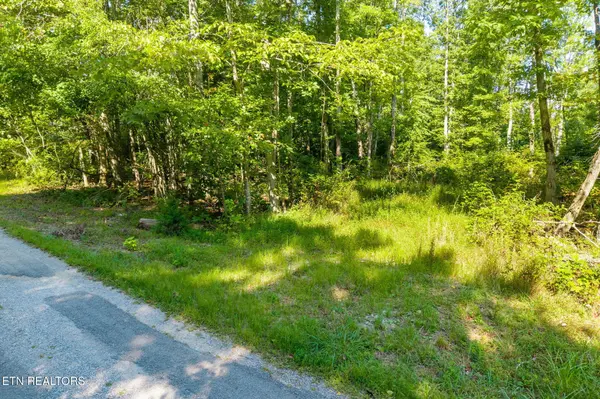 5 Robbins Drive, Crossville, TN 38572