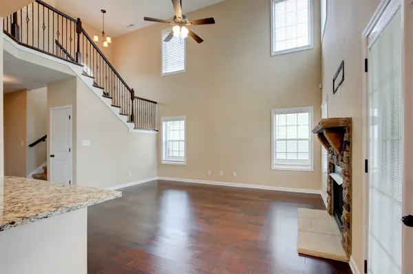 913 Isaac Dr, Clarksville, TN 37040