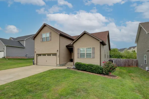 430 Woodtrace Dr, Clarksville, TN 37042
