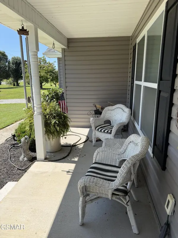2812 Vicksburg Lane, Strawberry Plains, TN 37871