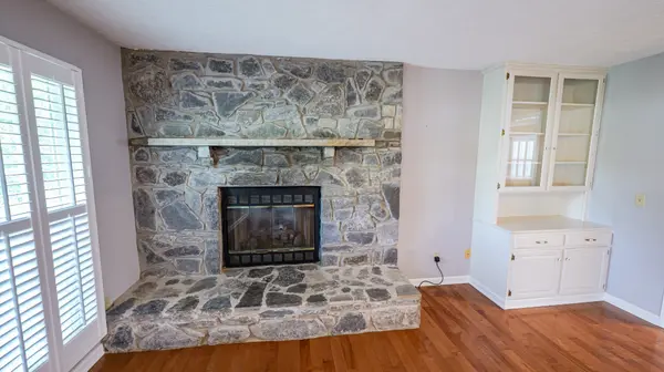 131 Stonehouse Dr, Gallatin, TN 37066