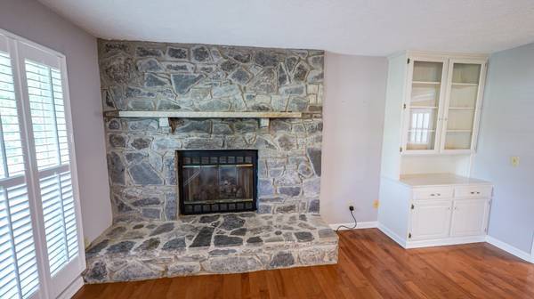 131 Stonehouse Dr, Gallatin, TN 37066