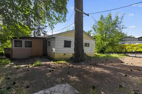 611 S Farr Rd, Spokane Valley, WA 99206-4745