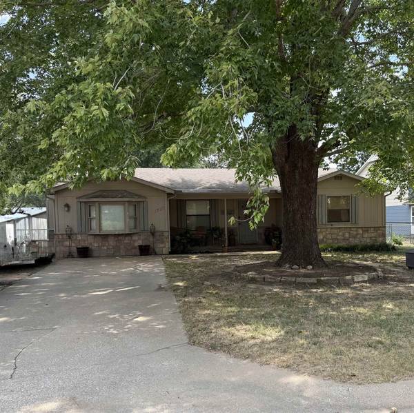 1720 N 11th, Arkansas City, KS 67005