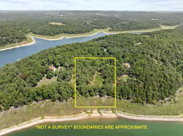 000 S Glade Point DR, Yellville, AR 72687