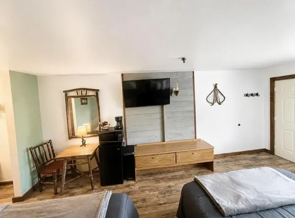 982 Indian Point RD #312, Indian Point, MO 65616