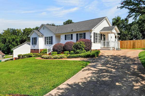 142 Caroway CT, Spartanburg, SC 29303