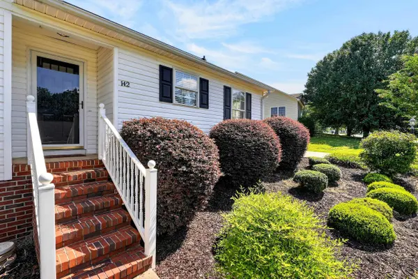 142 Caroway CT, Spartanburg, SC 29303