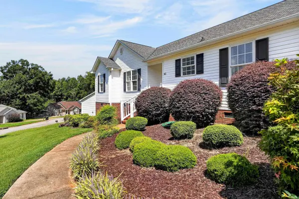 142 Caroway CT, Spartanburg, SC 29303